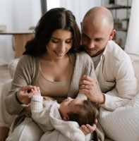 Příručka pro nastávající rodiče pomáhá s orientací v systému dávek